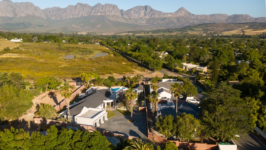 4 Bedroom Property for Sale in Golden Hill Western Cape